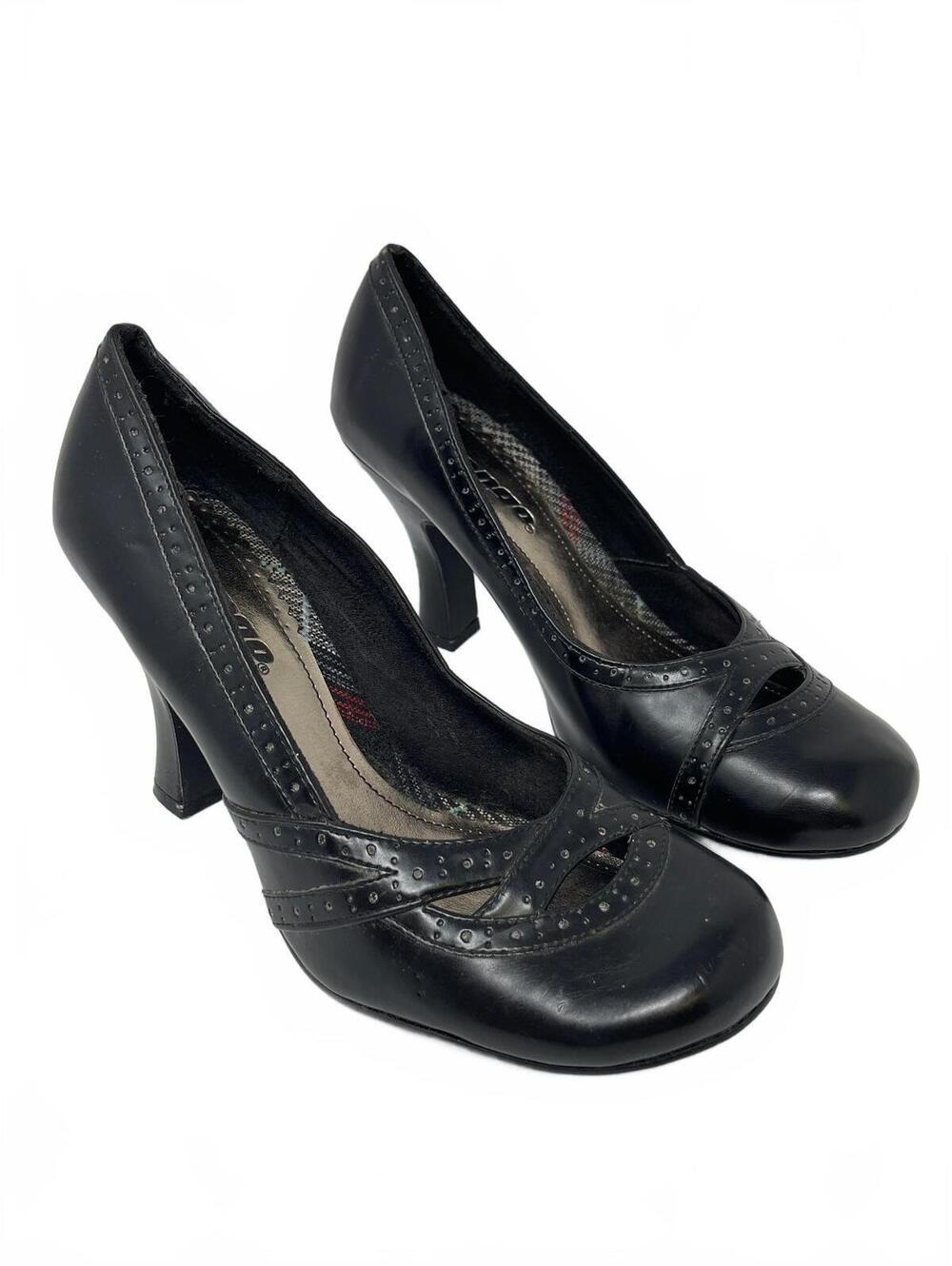 Bongo Vintage Style Black Brogue Heeled Pumps Criss-Cross Strapped Accent Heels